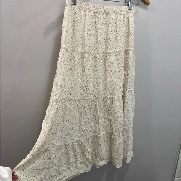 Brandy Melville Izzy Floral Maxi Skirt - Picture 3 of 11